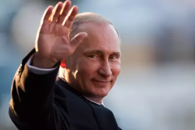 Владимир Путин прогулялся по Набережной Ялты и сфотографировался с детьми / Видео