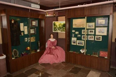 В Художественном отделе Ялтинского историко-литературного музея открыта экспозиция «Прошлое манит, манит…»