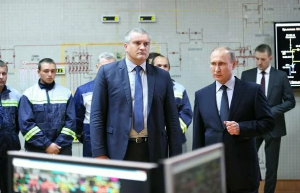Путин поручил к лету полностью заместить в Крыму электроэнергию, ранее получаемую из Украины