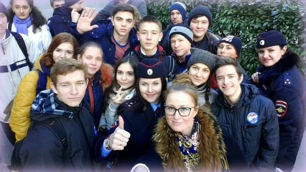 Ялтинским школьникам провели экскурсию по городскому управлению полиции