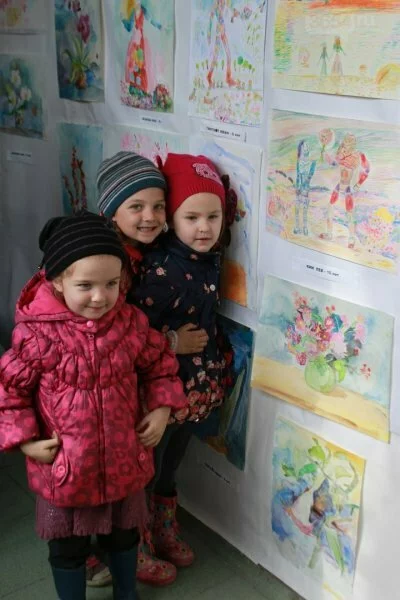 "С любовью для мам" - Алупкинский Дом культуры презентовал две весенние выставки